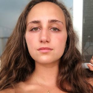 Meet your Posher, Chloe